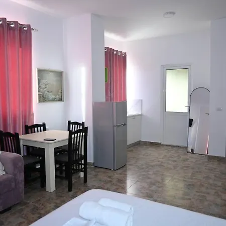 Cozy Corner Apartment Sarande