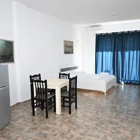 Cozy Corner Apartament Saranda